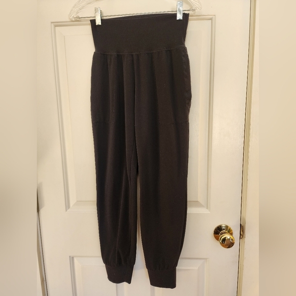 Athleta Pants - Athleta Salutation In Powervita Black High-Waisted Jogger Pants Size Xxs